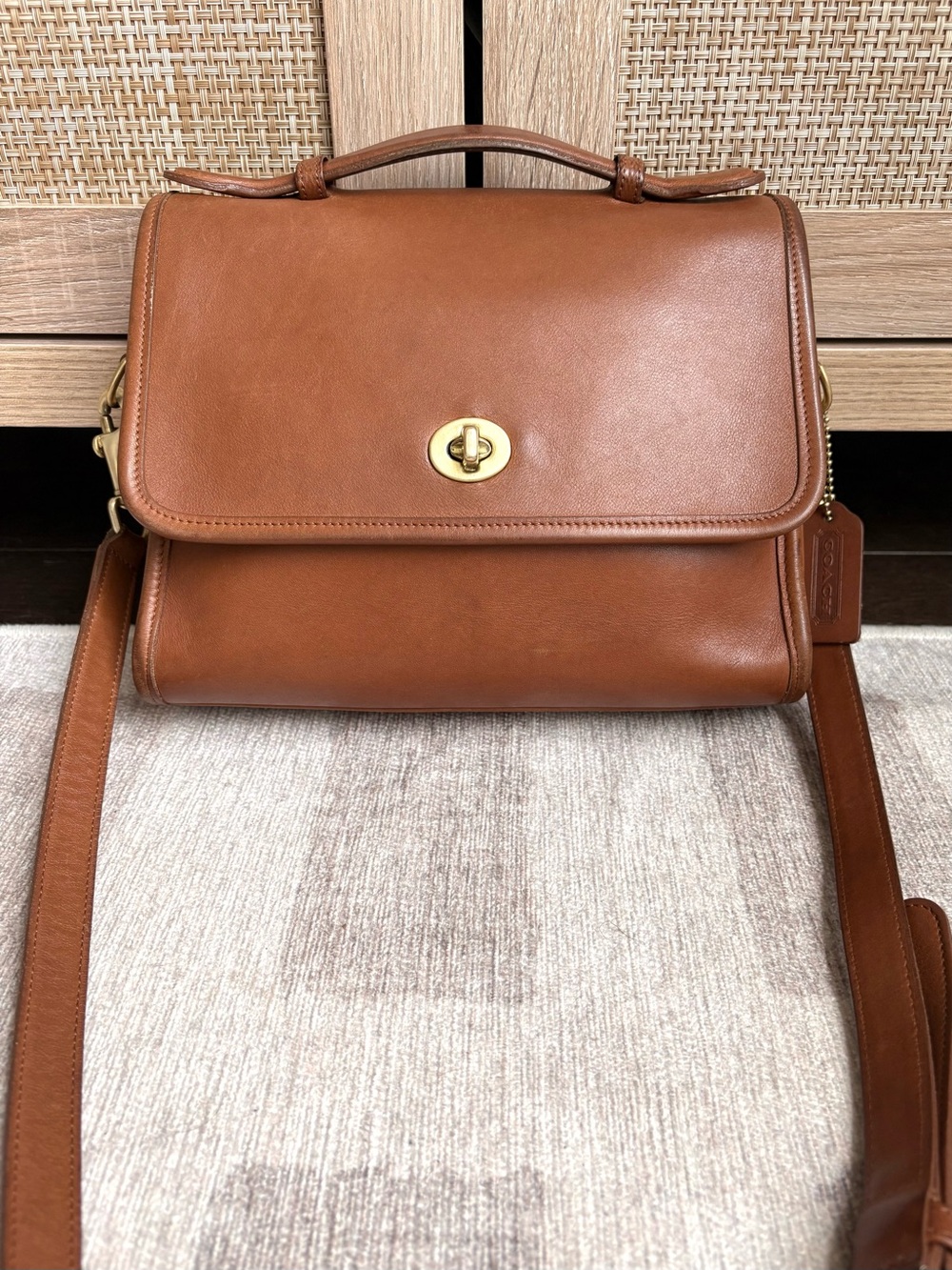 COACH Vintage Court British Tan Leather Crossbody Shoulder Bag Satchel 9870
